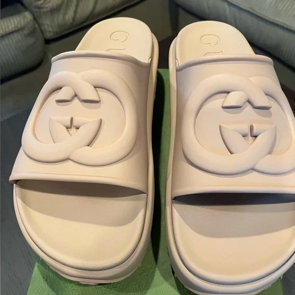 Men’s Gucci slides